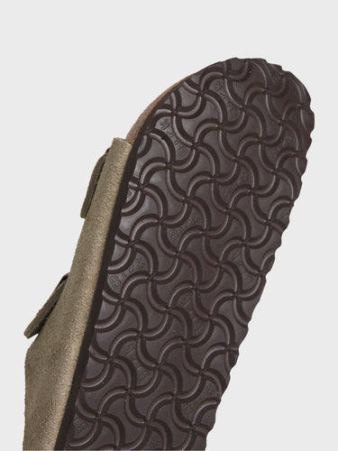 Birkenstock - Arizona Narrow Sandals in Suede Taupe
