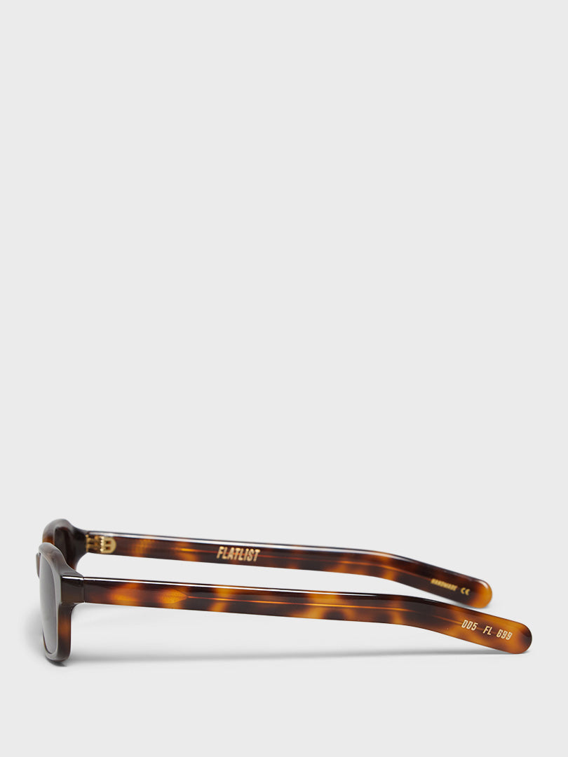 Hanky Sunglasses in Tortoise and Solid Black Lens