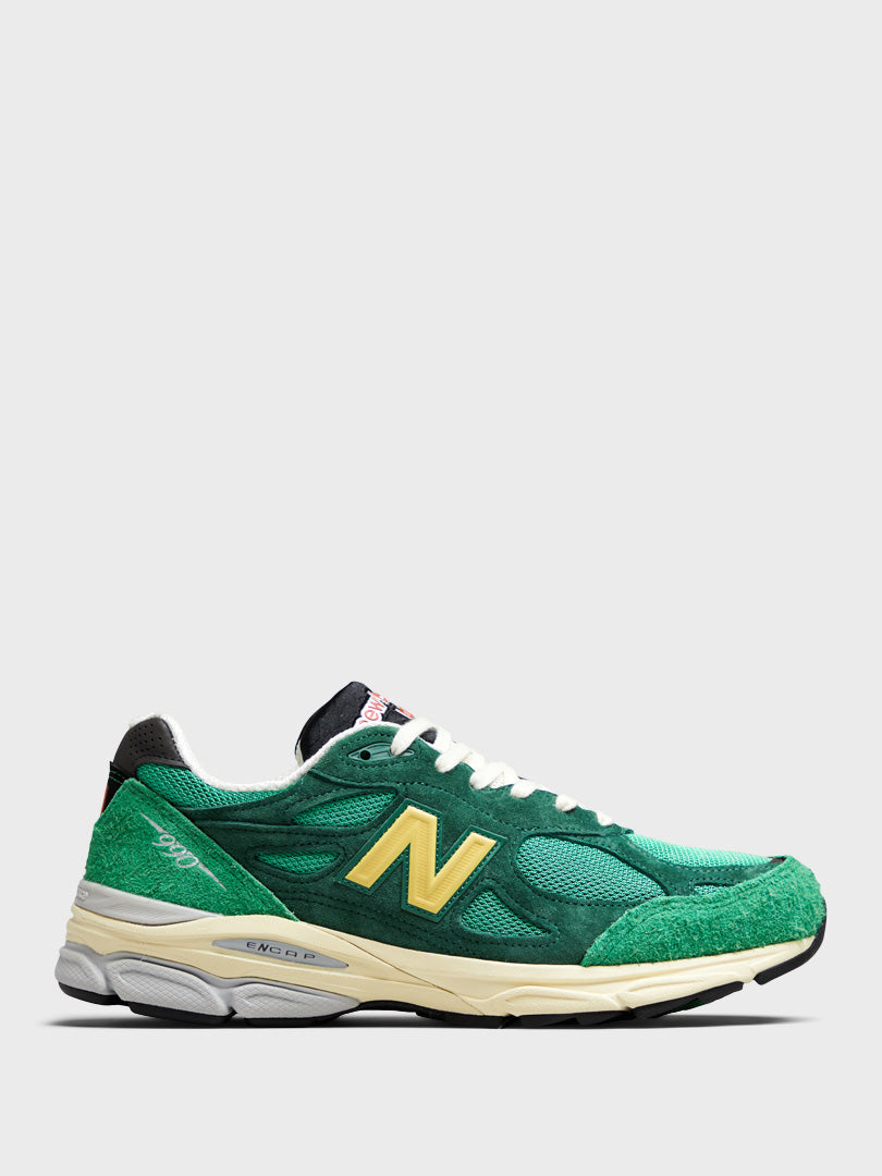 New Balance - 990V3 Sneakers in Green and Yellow