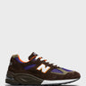 New Balance - 990V2 Sneakers in Brown