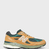 New Balance - 990V3 Sneakers in Brown