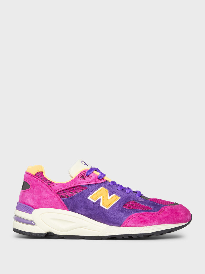 New Balance - 990V2 Sneakers in Purple