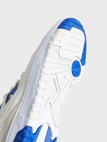 New Balance - 550 Sneakers in Sea Salt