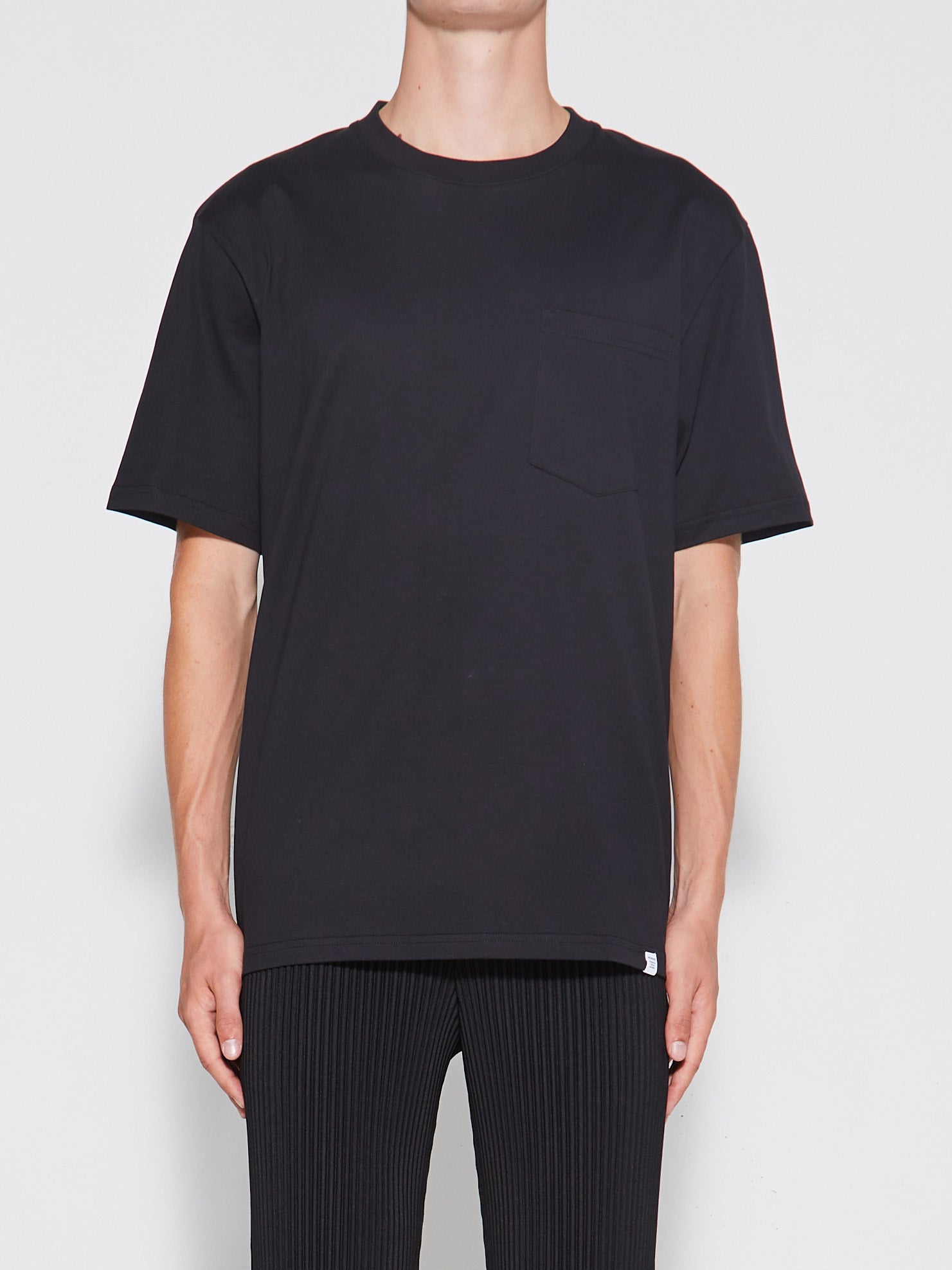 Norse Projects - Johannes Standard Pocket T-shirt in Black – stoy